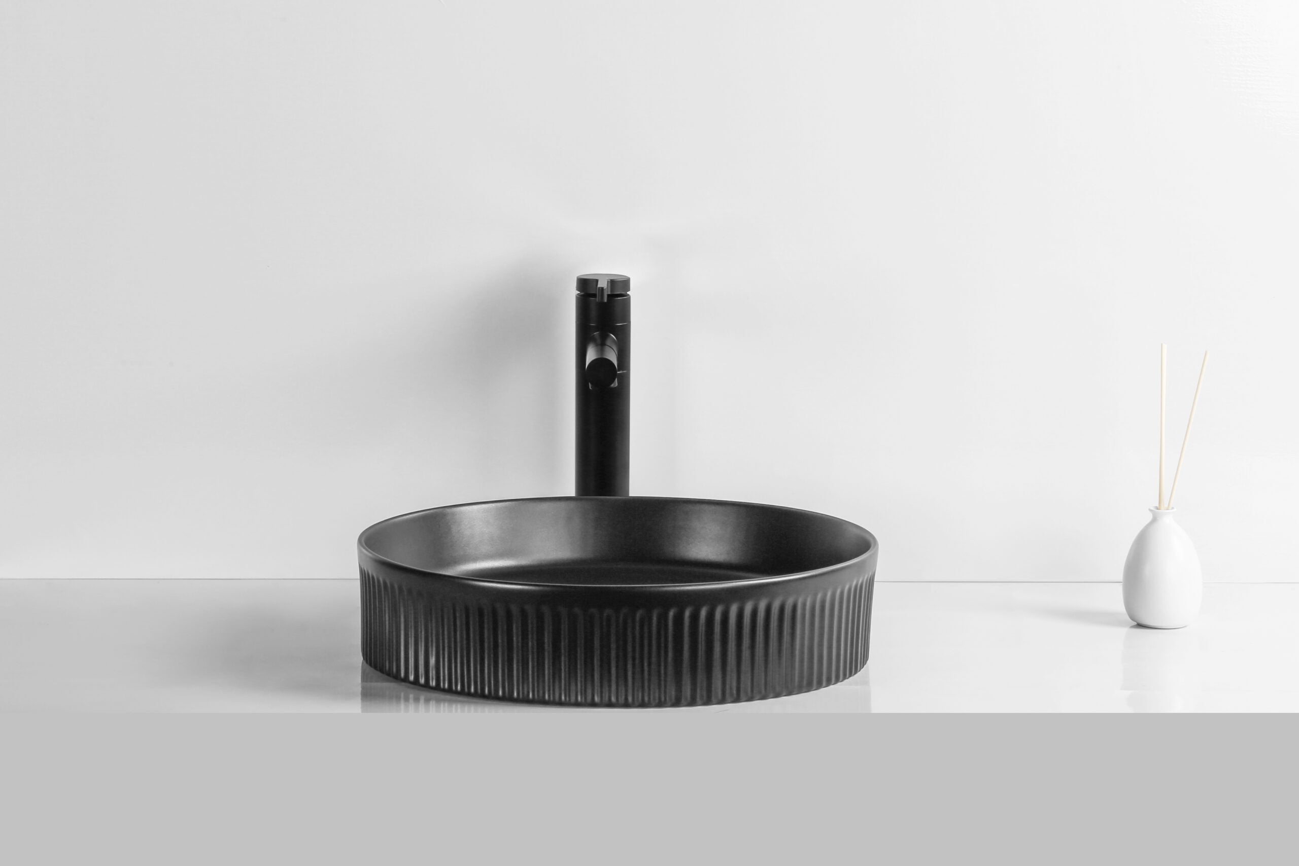 Infinity Round Gloss White/Matt White/Matt Black Ceramic Above Counter Basin 405*405*100mm