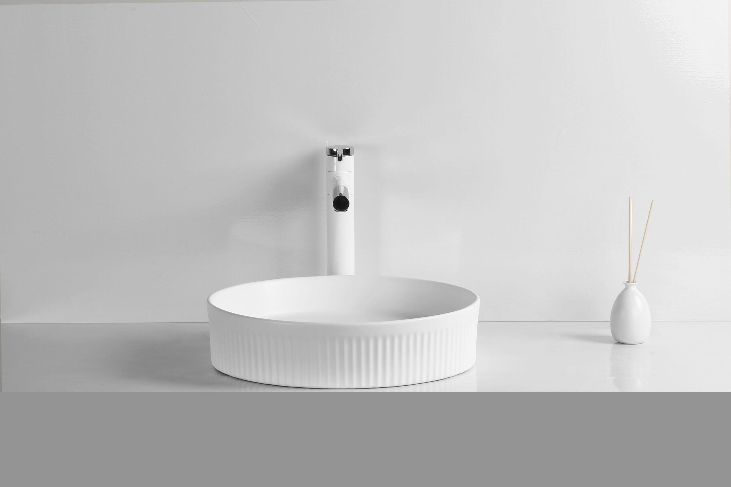 Infinity Round Gloss White/Matt White/Matt Black Ceramic Above Counter Basin 405*405*100mm