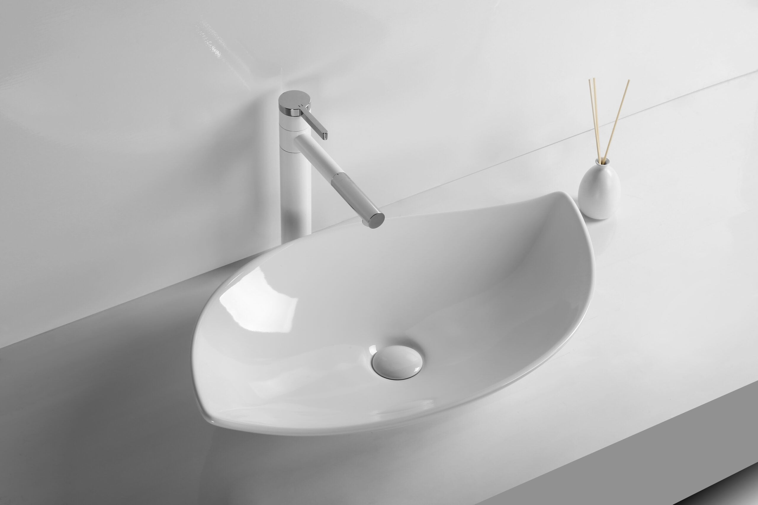 Infinity Gloss White/Matt White/Matt Black Ceramic Above Counter Basin 660*390*150mm