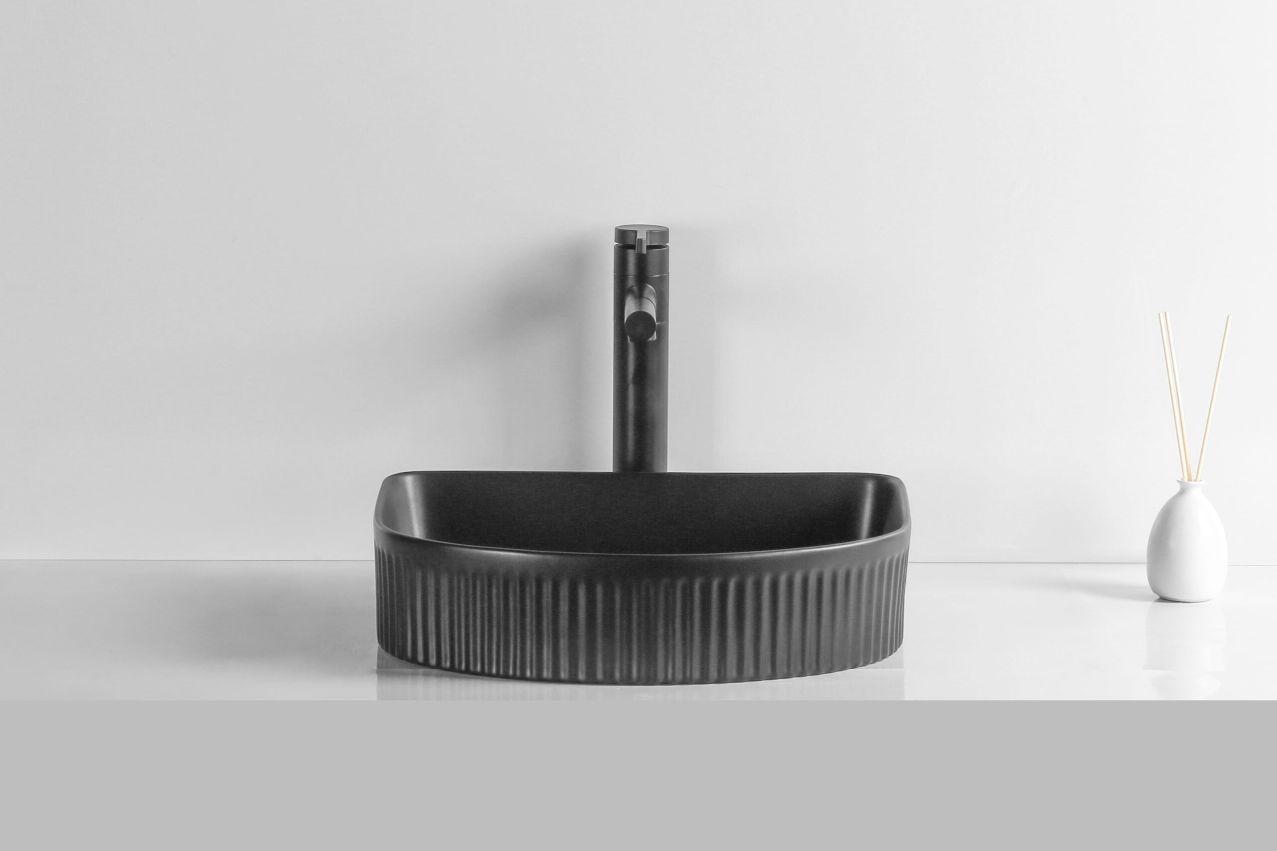 Infinity Gloss White/Matt White/Matt Black Ceramic Above Counter Basin 415*365*100mm