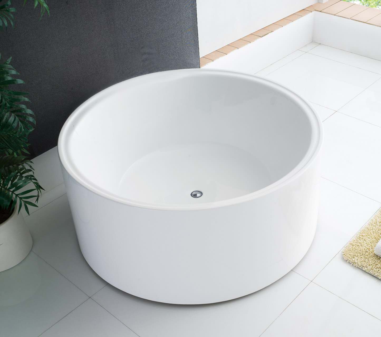 Broadway FS19 1400mm Gloss White Freestanding Round Bathtub (non-jetted version